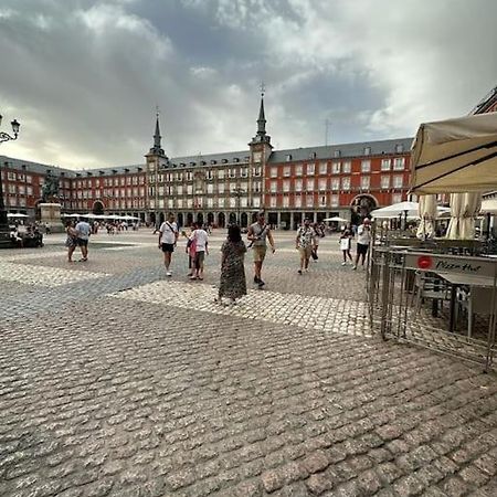 Economico Piso En Madrid Centro Exterior photo