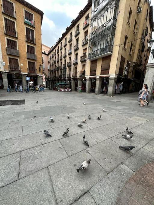 Economico Piso En Madrid Centro Exterior photo