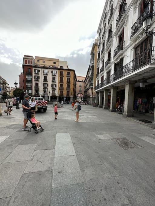 Economico Piso En Madrid Centro Exterior photo